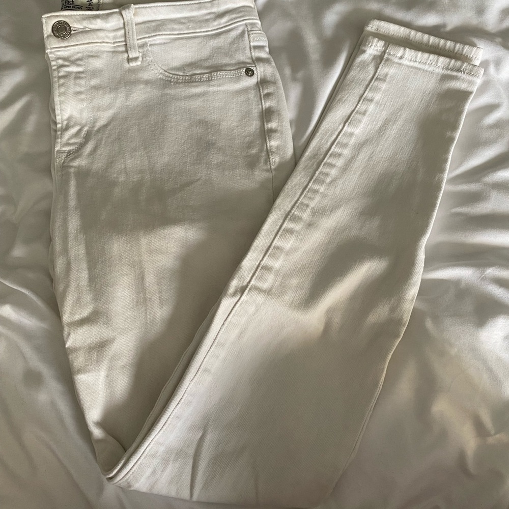 A&F Harper super skinny white jeans